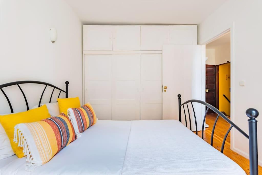 Duque 2br Flat At Historical Chiado Apartamento *