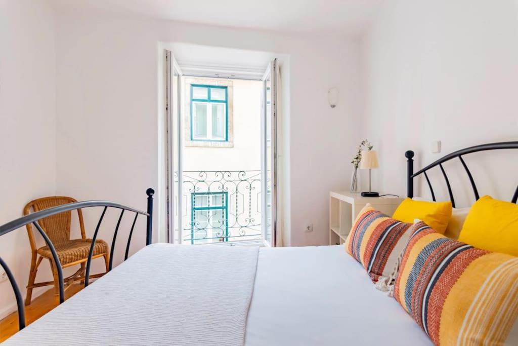 Apartamento Duque 2br Flat At Historical Chiado Lisboa